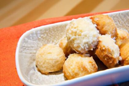 Coconut Macaroons Unwrapped: Sweet Bites of Tropical Bliss