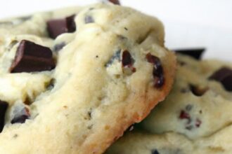 Irresistible Cheesecake-Stuffed Chocolate Chip Cookies Recipe